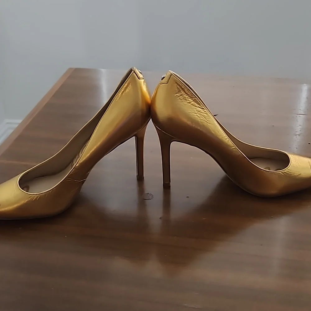 Sam Edelman Gold Stiletto Pumps - Picture 2 of 8